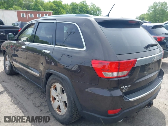 2011 Jeep Grand Cherokee Overland z VIN 1J4RR6GT2BC700758, wystawiony jako IAAI lot #42260235 z przebiegiem 98 609 mil mil oraz . Historia ofert i sprzedaży dostępna na DreamBid. Obrazek 3.