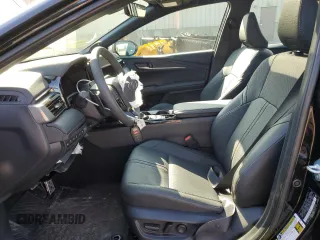 2025 Toyota Camry LE z VIN 4T1DBADK5SU015503, wystawiony jako Copart lot #51480665 z przebiegiem 3 525 mil mil oraz Szkoda całkowita • Salvage title. Historia ofert i sprzedaży dostępna na DreamBid. Obrazek 7.