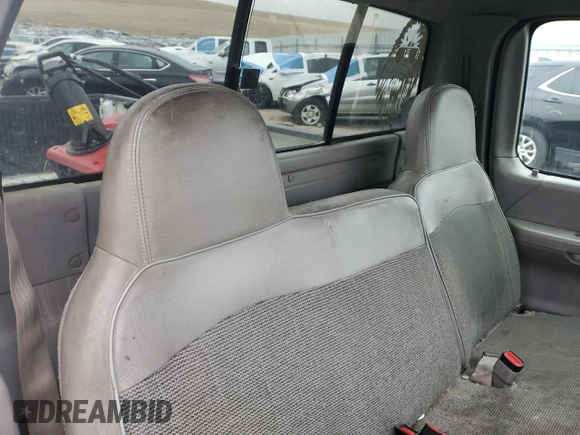 2000 Ford F-150 with VIN 1FTRF18W8YKA60791, listed as a Copart auction lot 45215895 with 157,885 mi miles and Clean title. Bid and sale history available at DreamBid. Image 10.