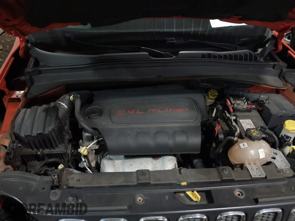 2017 Jeep Renegade Latitude with VIN ZACCJBBB0HPF13775, listed as a IAAI auction lot 41822710 with 87,804 mi miles. Bid and sale history available at carsss.com. Image 10.