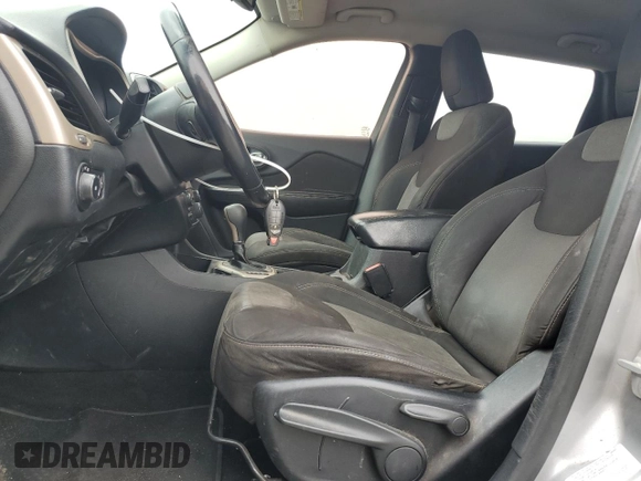2014 Jeep Cherokee Latitude with VIN 1C4PJLCB1EW241645, listed as a Copart auction lot 55886855 with 183,081 mi miles and Clean Title. Bid and sale history available at DreamBid. Image 7.