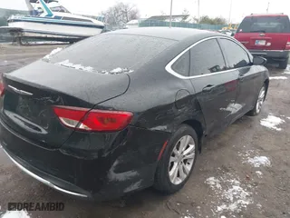 2015 Chrysler 200 Limited with VIN 1C3CCCAB8FN605390, listed as a IAAI auction lot 41175397 with 139,315 mi miles. Bid and sale history available at carsss.com. Image 4.