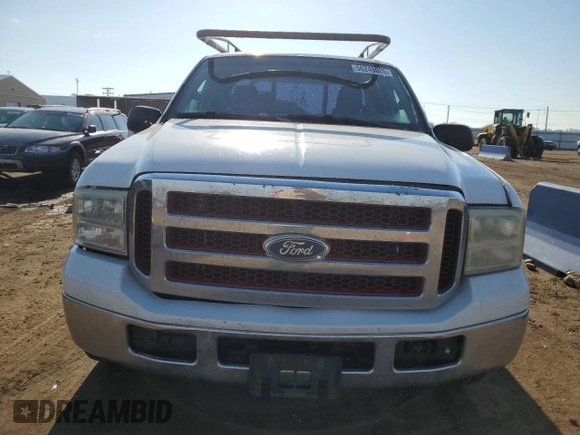 2005 Ford F-250 XL с VIN 1FTNX205X5EC21432, выставлен на аукционе Copart как лот 56248025 с пробегом 211 524 миль миль и Списание • Salvage title. История ставок и продаж доступна на DreamBid. Изображение 5.