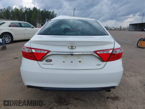 2015 Toyota Camry XLE with VIN 4T1BF1FK4FU044490, listed as a IAAI auction lot 41938048 with 93,700 mi miles. Bid and sale history available at carsss.com. Image 17.