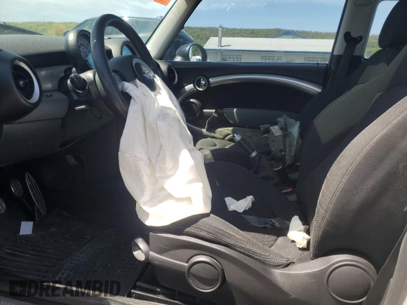 2008 MINI Hardtop S with VIN WMWMF73558TT89662, listed as a Copart auction lot 55200495 with Not Provided miles and Salvage Title. Bid and sale history available at DreamBid. Image 7.
