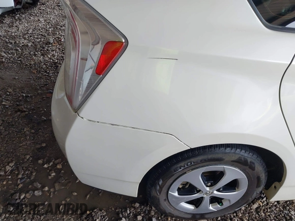 2015 Toyota Prius Four z VIN JTDKN3DU9F1889635, wystawiony jako IAAI lot #42189280 z przebiegiem 119 652 mil mil oraz . Historia ofert i sprzedaży dostępna na DreamBid. Obrazek 12.