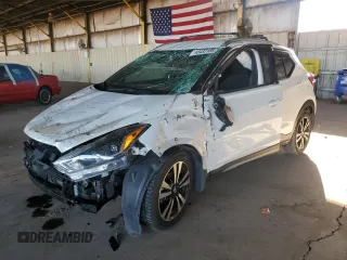 2019 Nissan Kicks SR with VIN 3N1CP5CU5KL568614, listed as a Copart auction lot 48432185 with 81,776 mi miles and Salvage Title. Bid and sale history available at carsss.com. Image 1.