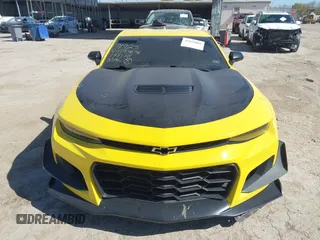 2017 Chevrolet Camaro 1SS z VIN 1G1FE1R7XH0178178, wystawiony jako IAAI lot #41824066 z przebiegiem 89 554 mil mil oraz . Historia ofert i sprzedaży dostępna na DreamBid. Obrazek 13.