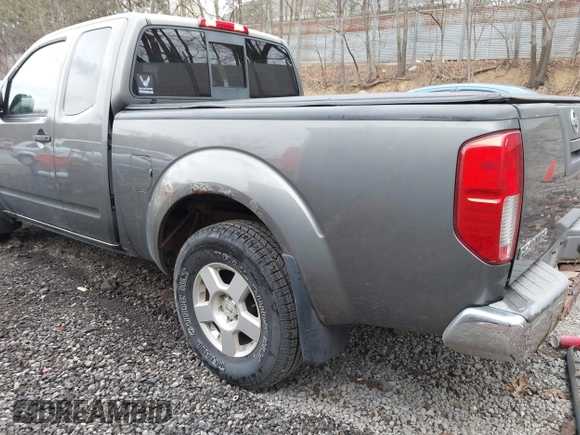 2008 Nissan Frontier SE z VIN 1N6AD06W78C438364, wystawiony jako IAAI lot #42093527 z przebiegiem 79 828 mil mil oraz . Historia ofert i sprzedaży dostępna na DreamBid. Obrazek 6.