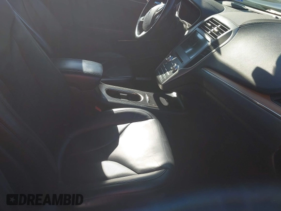 2018 Lincoln MKC Select with VIN 5LMCJ2D9XJUL08066, listed as a IAAI auction lot 41660886 with 80,070 mi miles and . Bid and sale history available at DreamBid. Image 5.