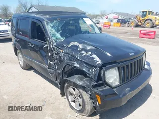 2012 Jeep Liberty Sport Latitude z VIN 1C4PJMAK8CW150040, wystawiony jako IAAI lot #42115977 z przebiegiem 186 539 mil mil oraz . Historia ofert i sprzedaży dostępna na DreamBid. Obrazek 1.