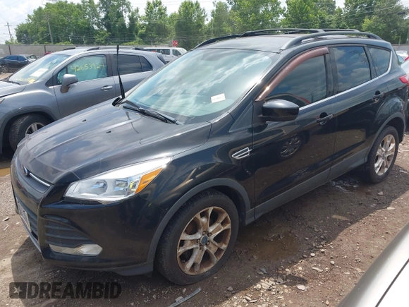2013 Ford Escape SE z VIN 1FMCU0GXXDUB62281, wystawiony jako IAAI lot #42680002 z przebiegiem 223 654 mil mil oraz . Historia ofert i sprzedaży dostępna na DreamBid. Obrazek 2.