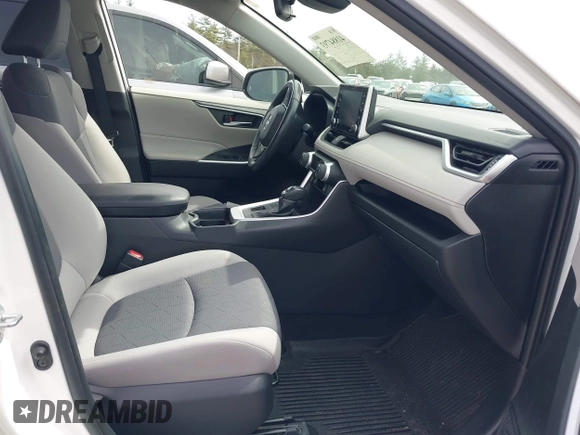 2019 Toyota RAV4 XLE with VIN JTMP1RFV7KD521148, listed as a IAAI auction lot 41884793 with 19,590 mi miles. Bid and sale history available at carsss.com. Image 5.