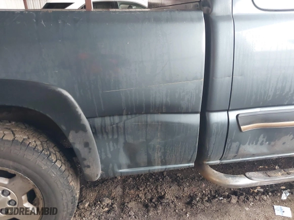 2006 Chevrolet Silverado 1500 LT1 with VIN 1GCEK19B86E186215, listed as a IAAI auction lot 41190630 with 394,548 mi miles. Bid and sale history available at carsss.com. Image 6.