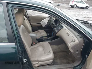2000 Honda Accord SE z VIN 1HGCG5672YA083142, wystawiony jako IAAI lot #41499986 z przebiegiem Nie podano mil oraz . Historia ofert i sprzedaży dostępna na DreamBid. Obrazek 5.