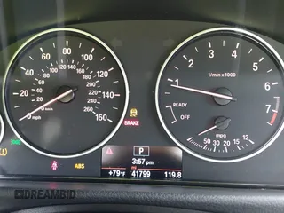 2015 BMW 3 Series 328i z VIN WBA3A5G56FNS90603, wystawiony jako IAAI lot #42246838 z przebiegiem 41 799 mil mil oraz . Historia ofert i sprzedaży dostępna na DreamBid. Obrazek 7.