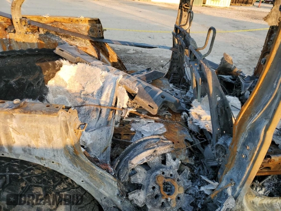 2018 Jeep Wrangler Unlimited Rubicon z VIN 1C4HJXFG6JW136094, wystawiony jako Copart lot #81048134 z przebiegiem Nie podano mil oraz Szkoda całkowita • Salvage title. Historia ofert i sprzedaży dostępna na DreamBid. Obrazek 10.