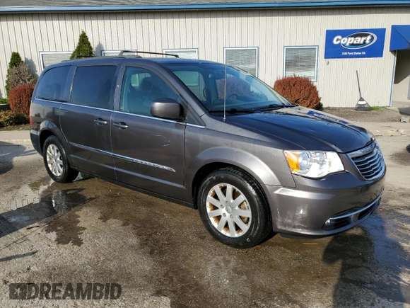2015 Chrysler Town & Country Touring with VIN 2C4RC1BG8FR645492, listed as a Copart auction lot 51980835 with 117,958 mi miles and Non Repairable. Bid and sale history available at carsss.com. Image 4.
