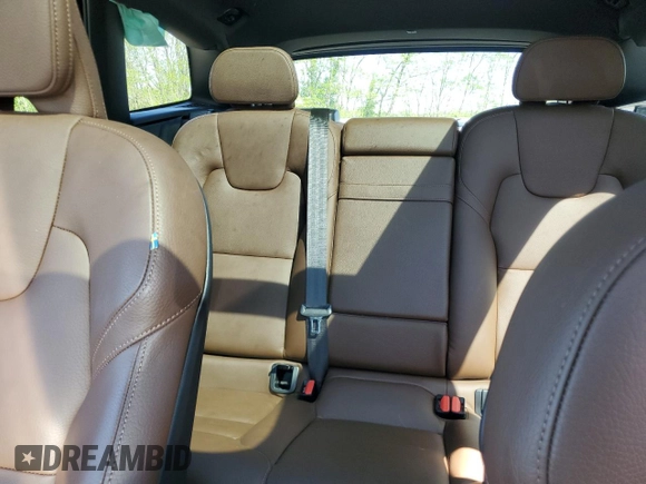 2021 Volvo XC60 Momentum с VIN YV4102RK3M1722743, выставлен на аукционе Copart как лот 54784965 с пробегом 36 686 миль миль и Списание • Salvage title. История ставок и продаж доступна на DreamBid. Изображение 10.