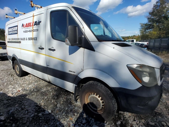 2016 Mercedes-Benz Sprinter Cargo with VIN WD3PE7DD7GP272319, listed as a Copart auction lot 71381453 with 272,132 mi miles. Bid and sale history available at carsss.com. Image 4.