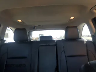 2017 Toyota Highlander XLE z VIN 5TDJZRFH8HS411635, wystawiony jako Copart lot #52080215 z przebiegiem 83 711 mil mil oraz Szkoda całkowita • Salvage title. Historia ofert i sprzedaży dostępna na DreamBid. Obrazek 10.