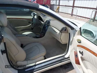2007 Mercedes-Benz CLK 3.5L with VIN WDBTK56F47T075999, listed as a IAAI auction lot 41915608 with 164,654 mi miles. Bid and sale history available at carsss.com. Image 5.