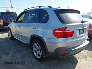 2008 BMW X5 3.0si z VIN 5UXFE43598L002171, wystawiony jako IAAI lot #42385920 z przebiegiem 234 795 mil mil oraz . Historia ofert i sprzedaży dostępna na DreamBid. Obrazek 3.
