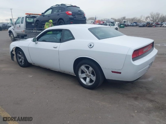 2014 Dodge Challenger SXT with VIN 2C3CDYAG8EH126884, listed as a IAAI auction lot 41423275 with 334,497 mi miles. Bid and sale history available at carsss.com. Image 3.