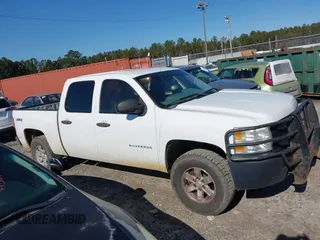 2011 Chevrolet Silverado 1500 with VIN 1GCPKPE36BF220490, listed as a IAAI auction lot 41314405 with 305,691 mi miles and . Bid and sale history available at DreamBid. Image 13.