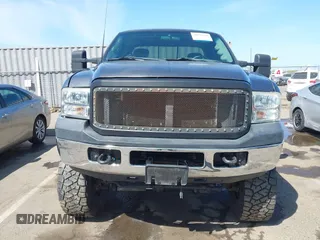 2002 Ford Super Duty F-250 XL with VIN 1FTNX21F52EA94446, listed as a IAAI auction lot 42078310 with 197,605 mi miles. Bid and sale history available at carsss.com. Image 12.
