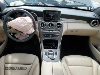 2018 Mercedes-Benz C 300 z VIN 55SWF4KB6JU260919, wystawiony jako Copart lot #52407265 z przebiegiem 67 613 mil mil oraz Szkoda całkowita • Salvage title. Historia ofert i sprzedaży dostępna na DreamBid. Obrazek 8.
