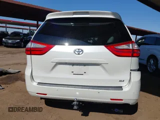 2015 Toyota Sienna XLE with VIN 5TDYK3DC8FS629577, listed as a IAAI auction lot 42019641 with 173,259 mi miles. Bid and sale history available at carsss.com. Image 16.