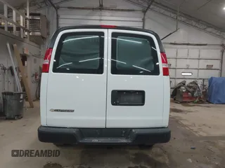 2018 Chevrolet Express Cargo Van with VIN 1GCWGAFP2J1336051, listed as a IAAI auction lot 41832327 with 189,464 mi miles. Bid and sale history available at carsss.com. Image 16.