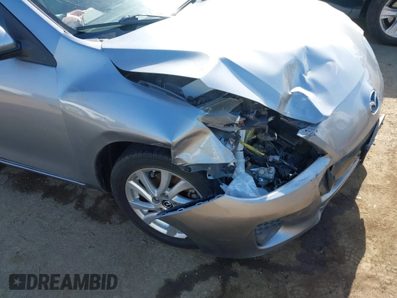 2013 Mazda 3 i Grand Touring z VIN JM1BL1WP0D1736124, wystawiony jako IAAI lot #42271018 z przebiegiem 124 478 mil mil oraz . Historia ofert i sprzedaży dostępna na DreamBid. Obrazek 17.