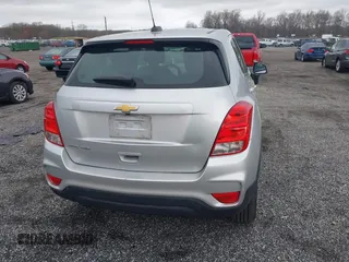 2018 Chevrolet Trax LS with VIN KL7CJNSB3JB568140, listed as a IAAI auction lot 41906602 with 137,506 mi miles and . Bid and sale history available at carsss.com. Image 16.
