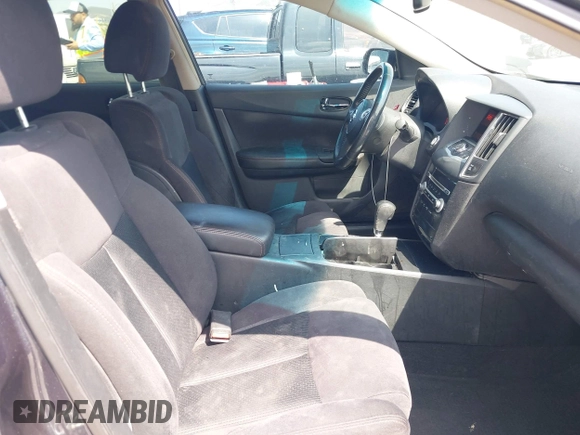 2013 Nissan Maxima S z VIN 1N4AA5AP6DC836402, wystawiony jako IAAI lot #42095626 z przebiegiem 149 974 mil mil oraz . Historia ofert i sprzedaży dostępna na DreamBid. Obrazek 5.