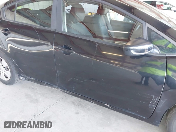 2016 Kia Forte LX with VIN KNAFK4A60G5581458, listed as a IAAI auction lot 42089089 with 118,083 mi miles. Bid and sale history available at carsss.com. Image 6.