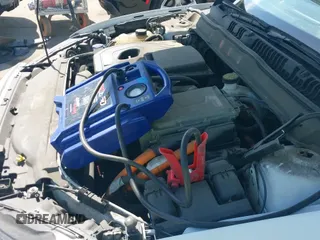 2019 Ford Fusion SE с VIN 3FA6P0LUXKR272164, выставлен на аукционе IAAI как лот 43064669 с пробегом 179 663 миль миль и . История ставок и продаж доступна на DreamBid. Изображение 19.