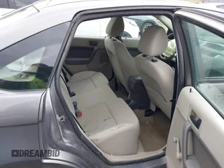 2009 Ford Focus S with VIN 1FAHP34N89W211162, listed as a IAAI auction lot 41677415 with 94,597 mi miles. Bid and sale history available at carsss.com. Image 8.