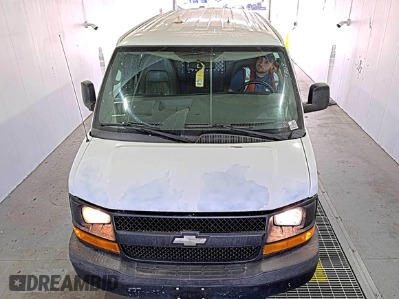 2012 Chevrolet Express Cargo z VIN 1GCSGAFX8C1135353, wystawiony jako IAAI lot #42610415 z przebiegiem 143 913 mil mil oraz . Historia ofert i sprzedaży dostępna na DreamBid. Obrazek 27.