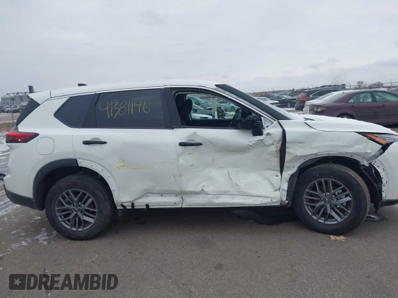2024 Nissan Rogue S with VIN 5N1BT3ABXRC685066, listed as a IAAI auction lot 41381146 with 8,377 mi miles. Bid and sale history available at carsss.com. Image 14.