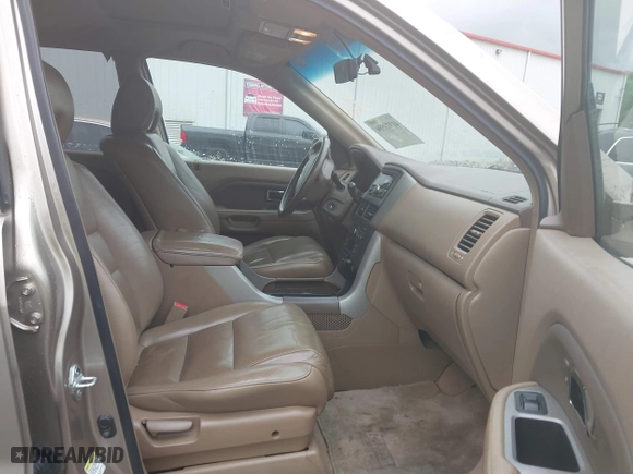 2007 Honda Pilot EX-L with VIN 5FNYF28557B016204, listed as a IAAI auction lot 41973596 with 161,398 mi miles. Bid and sale history available at carsss.com. Image 5.