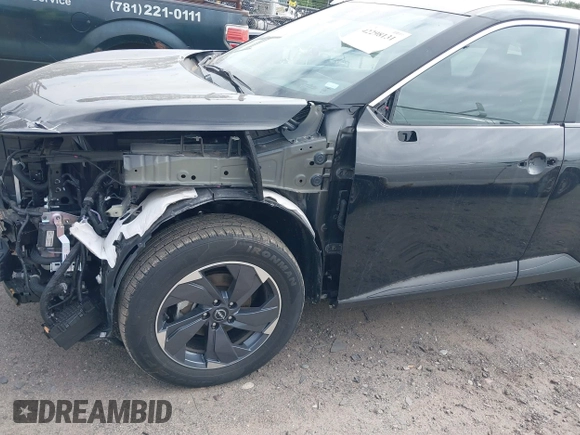 2024 Nissan Rogue SV z VIN 5N1BT3BA1RC705503, wystawiony jako IAAI lot #42298131 z przebiegiem 26 793 mil mil oraz . Historia ofert i sprzedaży dostępna na DreamBid. Obrazek 6.
