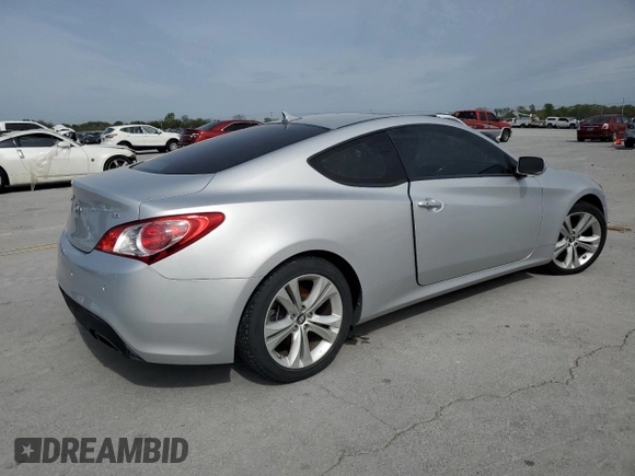 2011 Hyundai Genesis Coupe Grand Touring z VIN KMHHU6KH0BU045993, wystawiony jako Copart lot #53572805 z przebiegiem 61 244 mil mil oraz Szkoda całkowita • Salvage title. Historia ofert i sprzedaży dostępna na DreamBid. Obrazek 3.