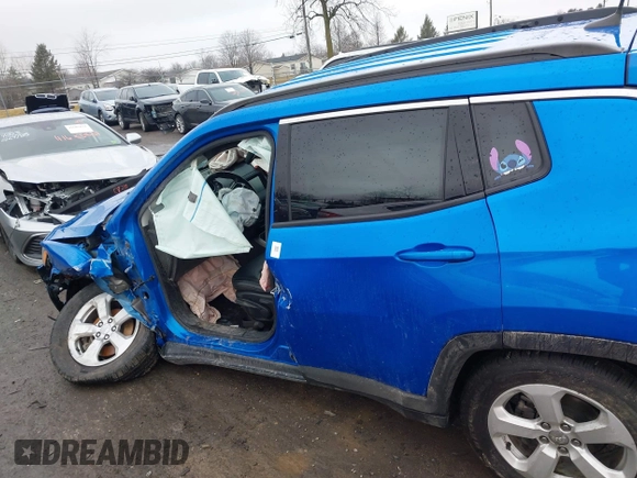2019 Jeep Compass Latitude with VIN 3C4NJDBB5KT648383, listed as a IAAI auction lot 41681703 with 76,905 mi miles. Bid and sale history available at carsss.com. Image 15.