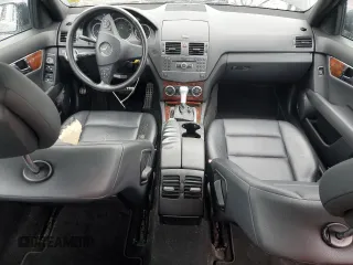 2011 Mercedes-Benz C 300 Sport z VIN WDDGF8BB3BR166303, wystawiony jako Copart lot #57114595 z przebiegiem 104 918 mil mil oraz Tytuł czysty. Historia ofert i sprzedaży dostępna na DreamBid. Obrazek 8.