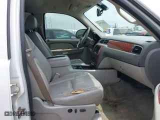2007 Chevrolet Silverado 1500 LT w/1LT with VIN 3GCEK13387G506628, listed as a IAAI auction lot 42087661 with 270,119 mi miles. Bid and sale history available at carsss.com. Image 5.
