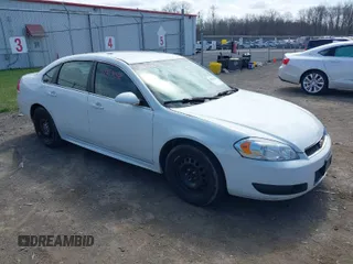 2015 Chevrolet Impala Limited Police Police with VIN 2G1WD5E35F1165983, listed as a IAAI auction lot 41969158 with 137,779 mi miles. Bid and sale history available at carsss.com. Image 1.