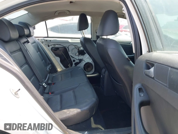 2014 Volkswagen Jetta SE с VIN 3VWD17AJ9EM297415, выставлен на аукционе IAAI как лот 42594534 с пробегом 170 581 миль миль и . История ставок и продаж доступна на DreamBid. Изображение 8.