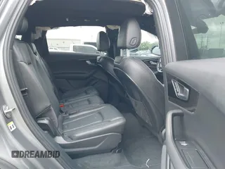 2017 Audi Q7 Premium Plus z VIN WA1LAAF77HD056813, wystawiony jako IAAI lot #42086340 z przebiegiem 83 774 mil mil oraz . Historia ofert i sprzedaży dostępna na DreamBid. Obrazek 8.